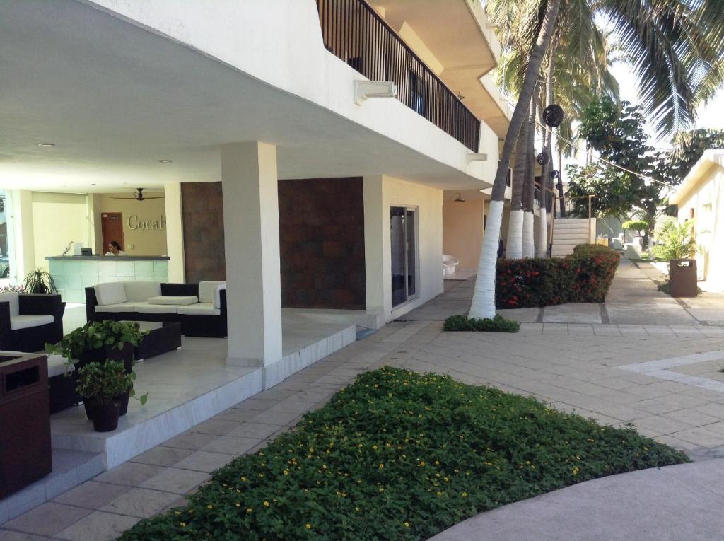 Coral Pacifico Hotel Y Villas Manzanillo Bagian luar foto