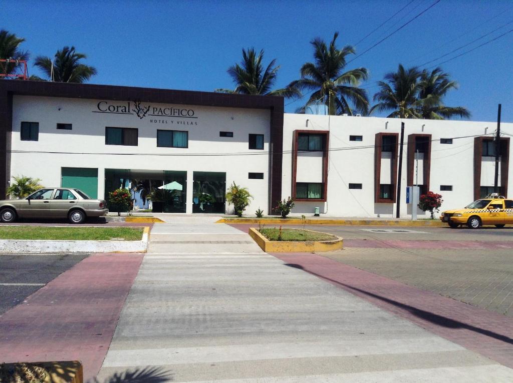 Coral Pacifico Hotel Y Villas Manzanillo Bagian luar foto